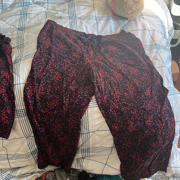 2 Piece Victoria Secret Pyjama Set - Picture 2 of 3